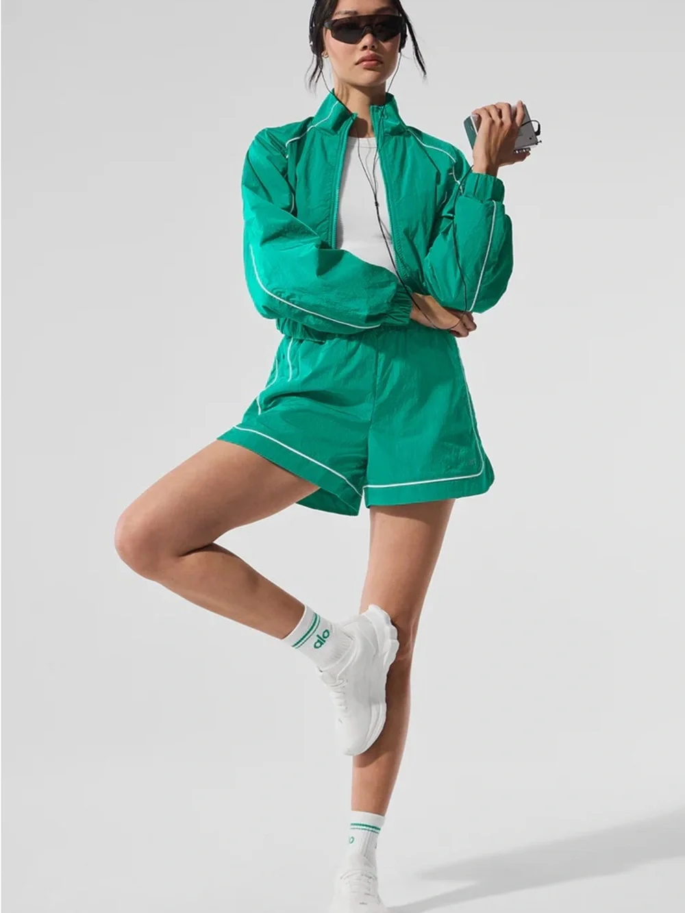 ALO Yoga Motivate Track Short Spruce Emerald Green Size Small